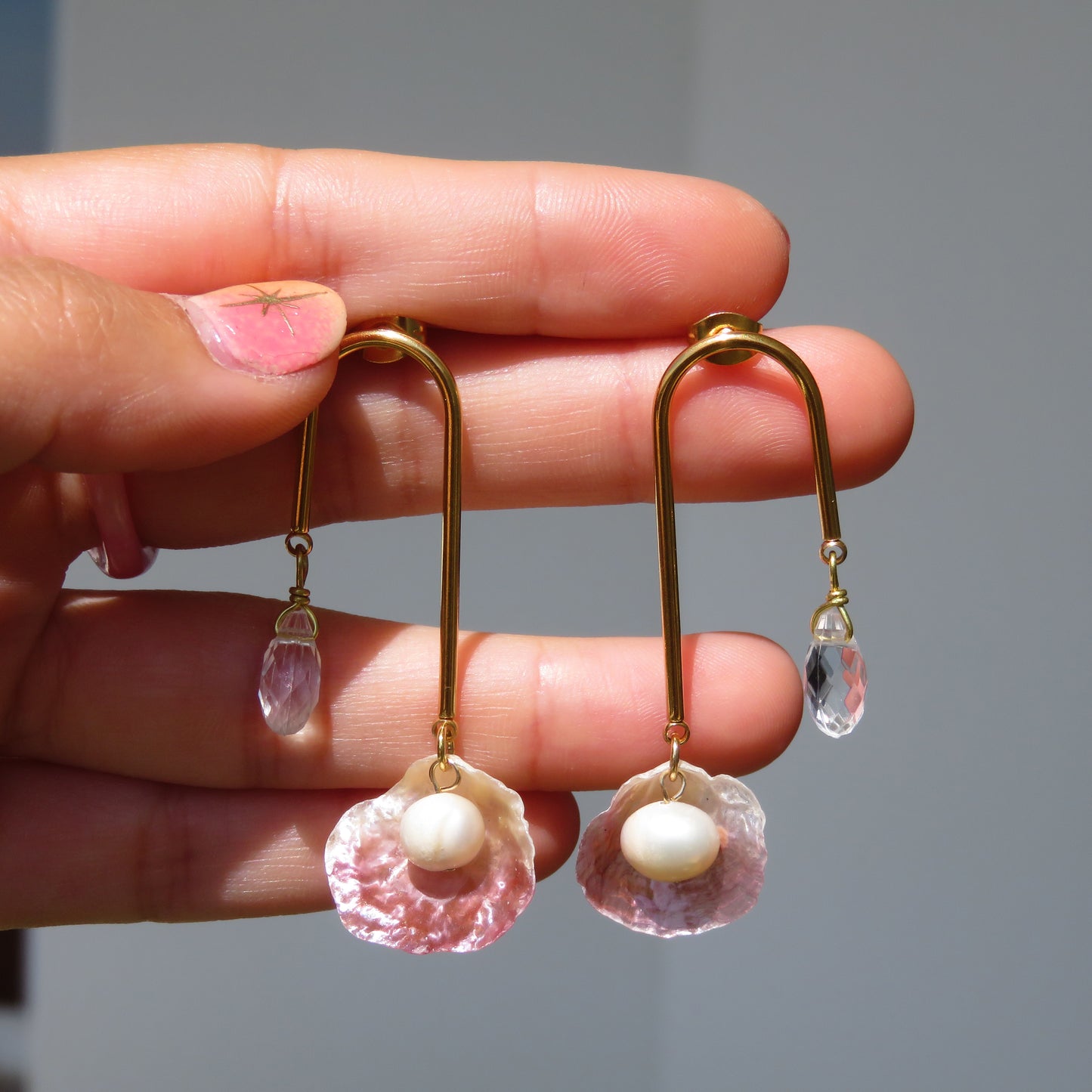 29 - Boucles d'oreilles Arche Nacrée