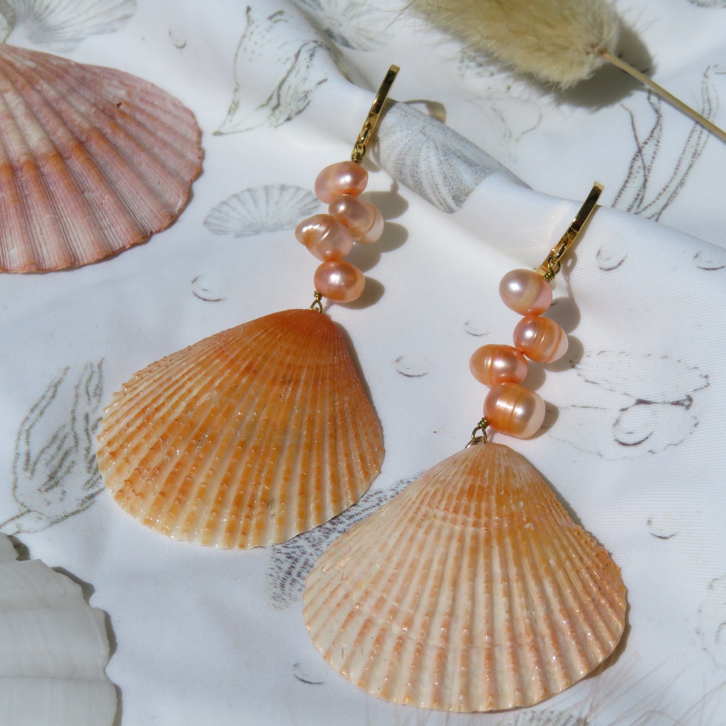 37 - Boucles d'oreilles Peachy Pétoncle
