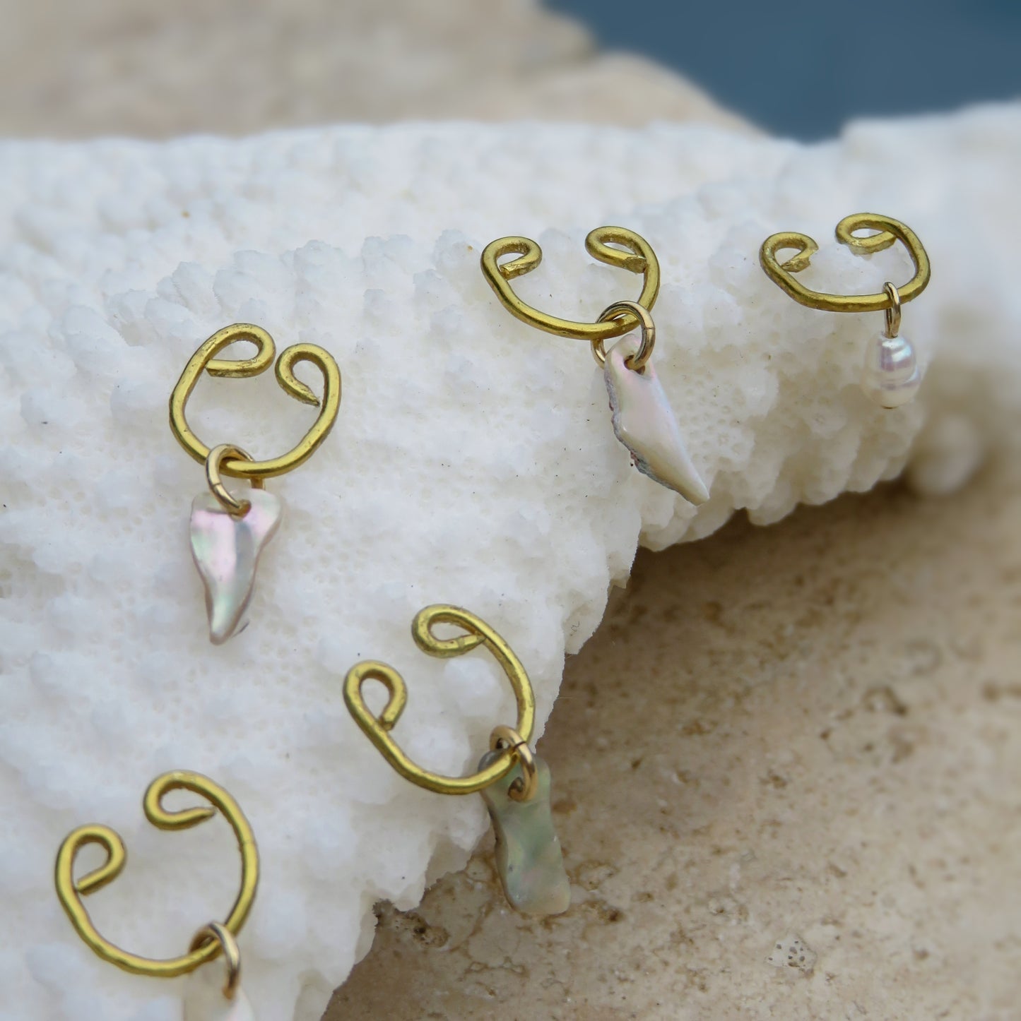 22 - Bijou d'oreille Tiny Shell