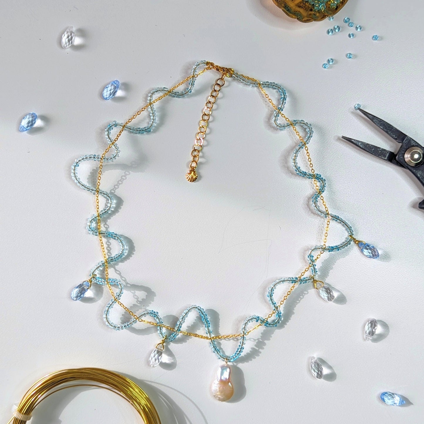 33 - Collier ras de cou Bain d'été
